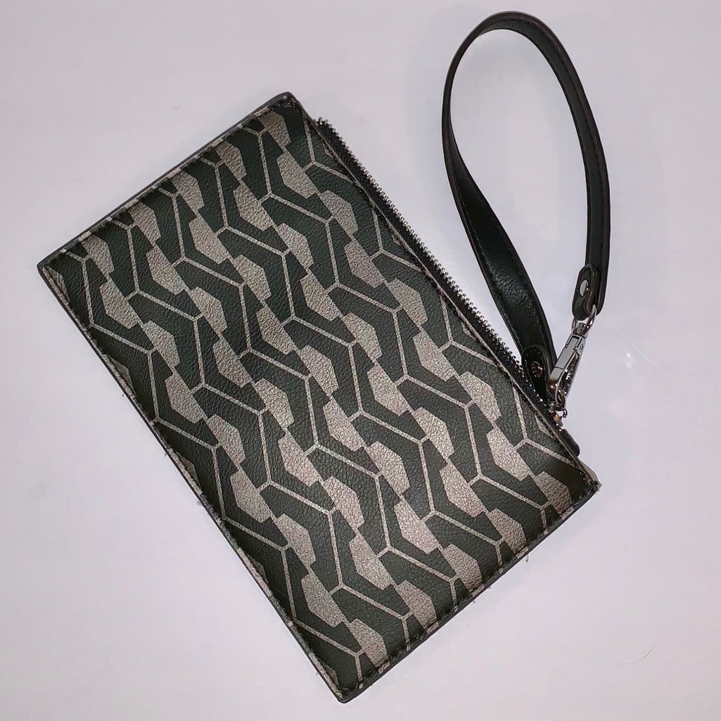Echo Wristlet